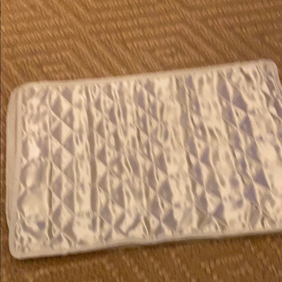 Makeup Travel Quilted Zipper Bags - Picture 2 of 7